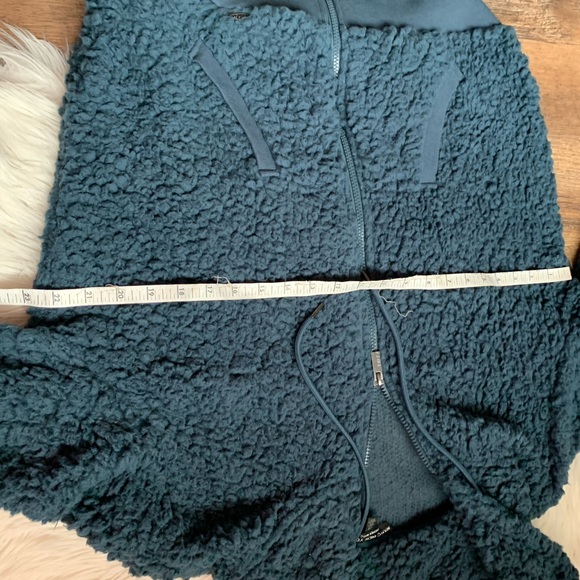 Jacket - Picture 6 of 10